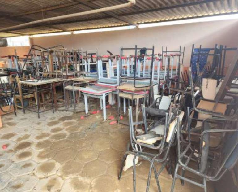 DIVINO/MG - Lote de bens diversos (prateleira, CPU, Monitor, Impressora ...