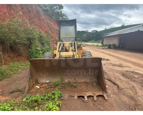 Foto de PIEDADE DE CARATINGA/MG - Pá Carregadeira New Holland 12C