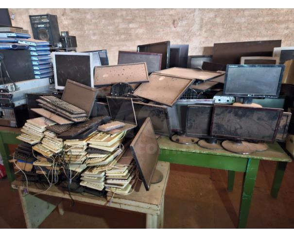 Foto de MONTE CARMELO/MG - Materiais de informática