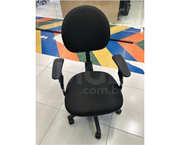 Foto de ITAUNA/MG- 69 CADEIRAS COM BRAÇO 