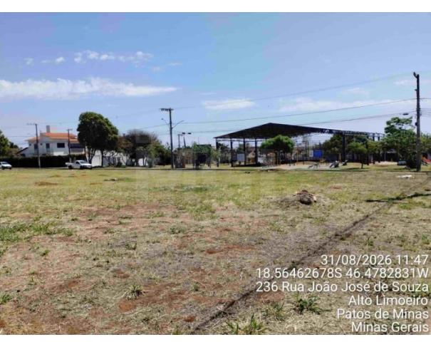 Foto de PATOS DE MINAS/MG - Praça constituída pela Quadra 13, com área de 4.256,00 m², localizada no Bairro Alto Limoeiro