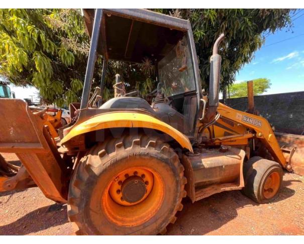 Foto de ITAGUARI/GO - Retroescavadeira Randon 4x4