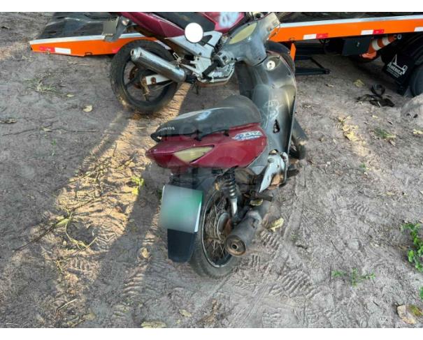 Foto de ARAGUAPAZ/GO - Motocicleta HONDA Biz 125 KS - PARA RETIRADA DE PEÇAS - MOTOR INSERVÍVEL