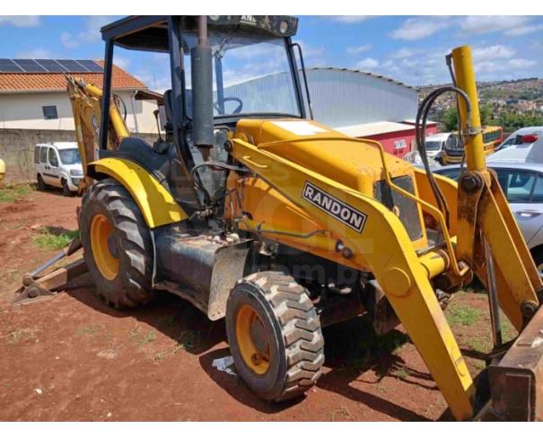 Foto de PARAGUAÇU/MG - Retroescavadeira Randon, modelo RK406, tração 4x4