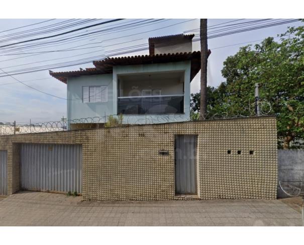 Foto de ITAÚNA/MG — Casa com 2 suítes e lote de terreno área 490,70m² no Cerqueira Lima. 
