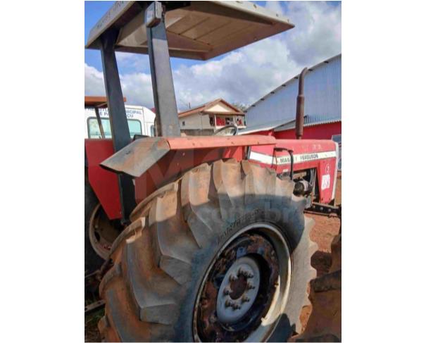 Foto de PARAGUAÇU/MG - Trator Agrícola Massey Ferguson, modelo 275
