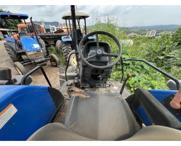 Foto de CLÁUDIO/MG- Trator Agrícola New Holland, modelo TL75E