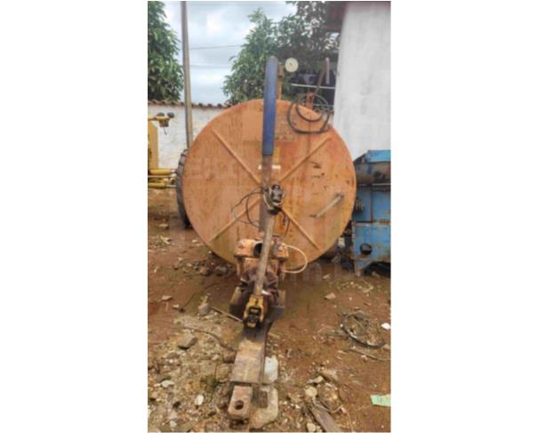 Foto de SARDOÁ/MG - Carreta Tanque Agrícola Incomagri, tanque metálico rebocável sobre eixo com rodas, equipada com bomba de sucção/distribuição e mangueira