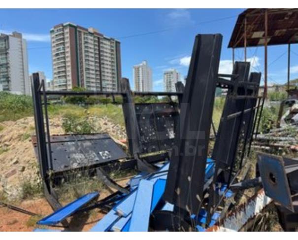Foto de CAMPO DOS GOYTACAZES/RJ-Sucata de ponto de ônibus