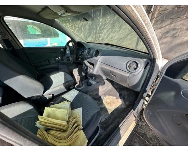 Foto de RIO DAS OSTRAS/RJ - VW GOL 1.6 POWER