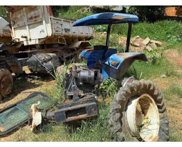 Foto de APIACÁ/ES - Trator Agrícola New Holland modelo TT4030