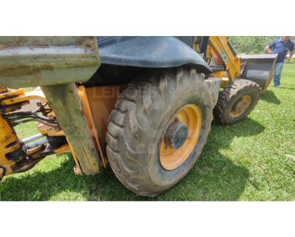 Foto de DIVINÓPOLIS/MG - Retroescavadeira JCB, modelo 3C.