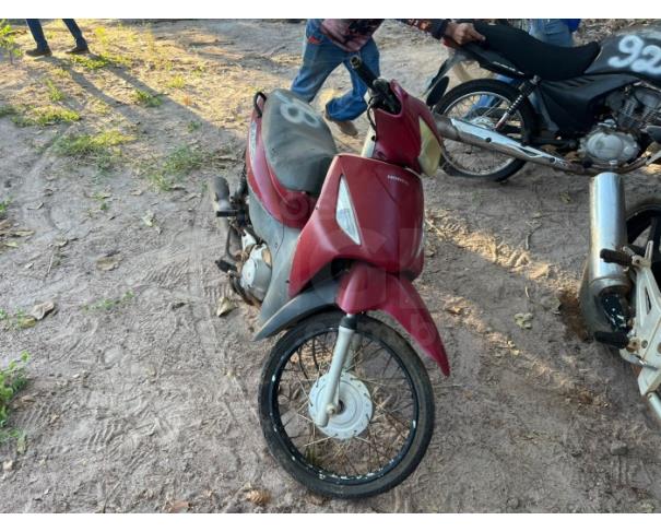 Foto de ARAGUAPAZ/GO - Motocicleta HONDA Biz 125 KS - PARA RETIRADA DE PEÇAS - MOTOR INSERVÍVEL