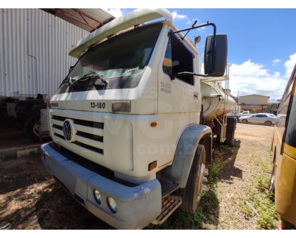 Foto de PIEDADE DE CARATINGA/MG - Caminhão - VW Worker 13-180 Pipa 10.000 LTS, 2010/2011