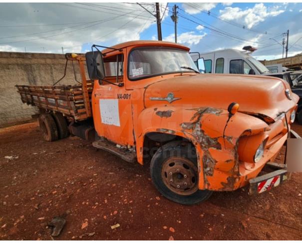 Foto de MONTE CARMELO/MG - Ford F350, 1961/1961