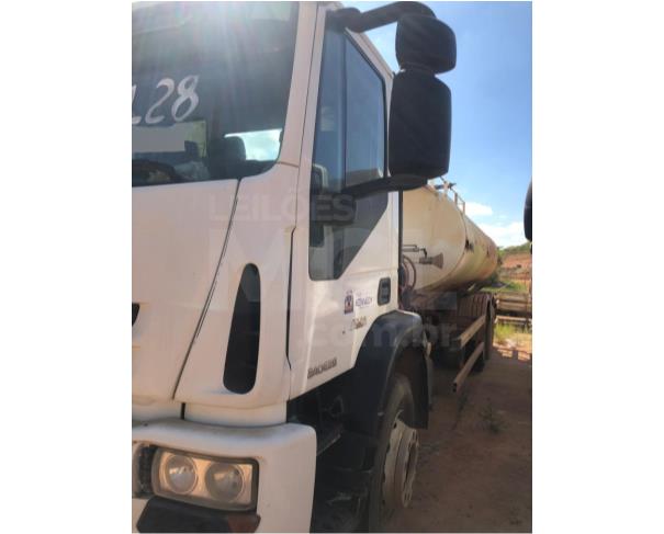 Foto de PRESIDENTE KENNEDY/ES - Caminhão Iveco tector 240E28, ANO 2016/2017