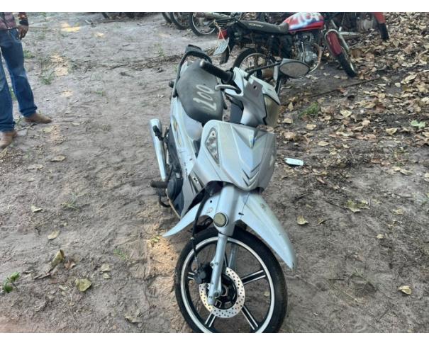 Foto de ARAGUAPAZ/GO - Motocicleta KASINSKI WIN 110 60 - PARA RETIRADA DE PEÇAS - MOTOR INSERVÍVEL