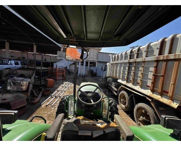 Foto de PIRAPETINGA/MG - Trator John Deere
