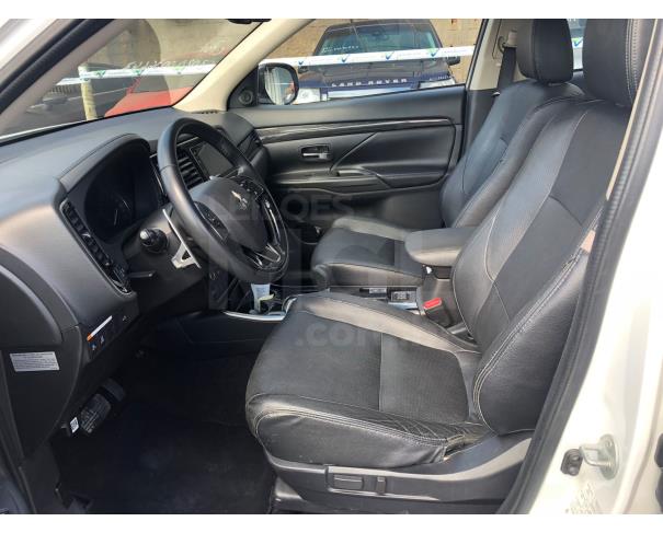 Foto de LOTE 004- MITSUBISHI MMC/OUTLANDER 3.0 GT ANO 2017/2018 JB22551