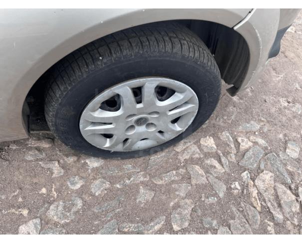 Foto de ITAÚNA/MG FORD/FIESTA SEDAN 1.6 ANO 2011/2012 COR PRATA