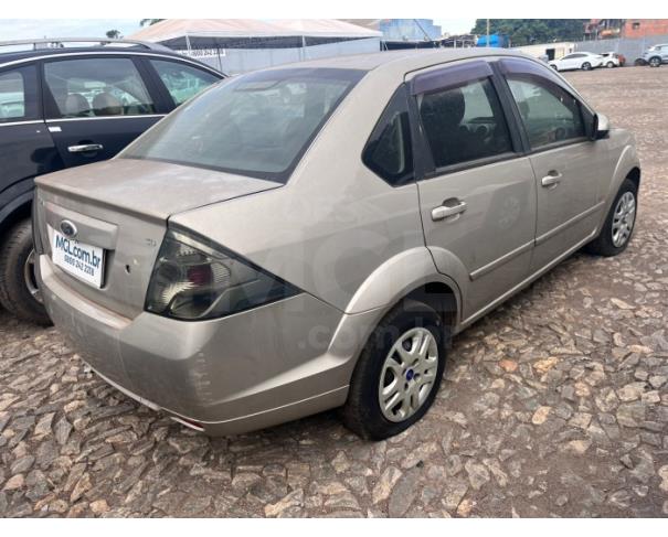 Foto de ITAÚNA/MG FORD/FIESTA SEDAN 1.6 ANO 2011/2012 COR PRATA
