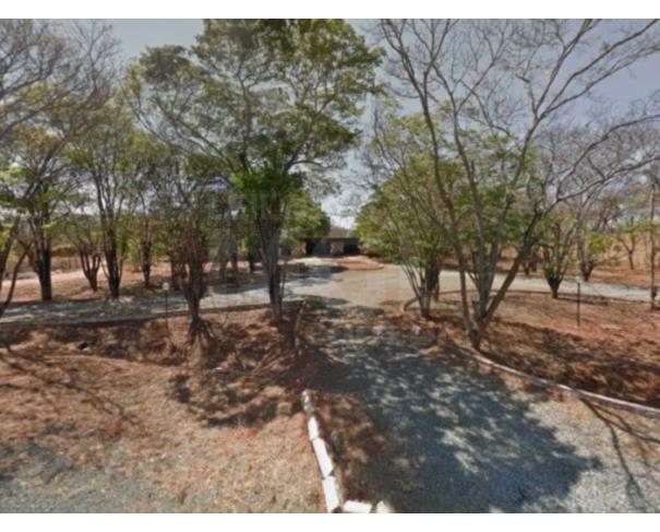 Foto de JANAÚBA/MG — Prédio comercial onde funcionava um motel 