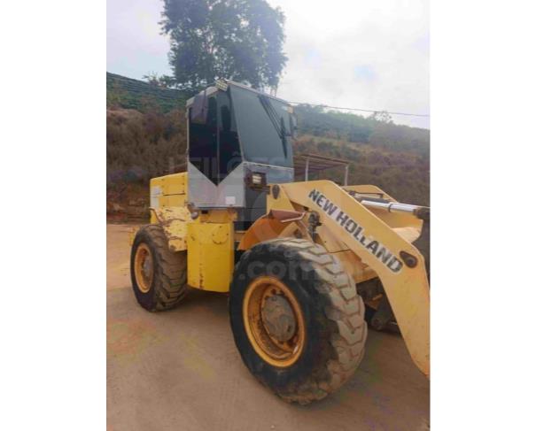 Foto de VIEIRAS/MG - Pá Carregadeira New Holland, modelo 12C