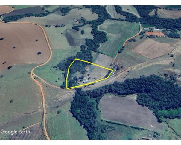 Foto de CAREAÇU/MG — Terreno rural com 3.47.75 hectares e benfeitorias no Sítio Nossa Senhora Aparecida 