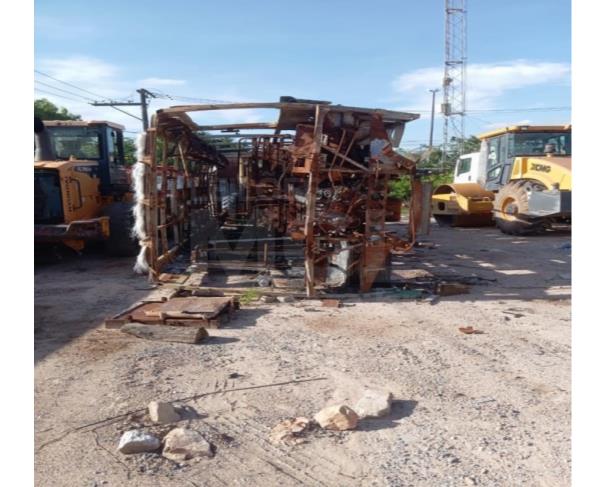 Foto de IBICOARA/BA - Sucata de ônibus escola do FNDE
