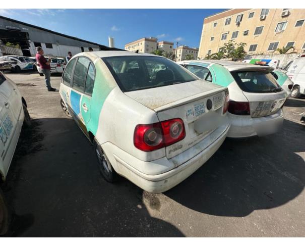 Foto de RIO DAS OSTRAS/RJ - VW POLO SEDAN 1.6 CONFOR