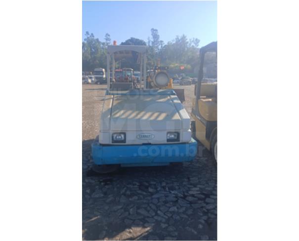 Foto de ITAÚNA/MG - VARREDEIRA DE PISO - MARCA: TENNANT, MODELO: 385 GLP - PA13373