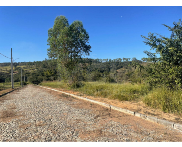 Foto de SÃO SEBASTIÃO DO OESTE/MG – Lote com a área de 600,00 m², situado no Condomínio Cachoeira das Pedras, no lugar denominado Mendonças