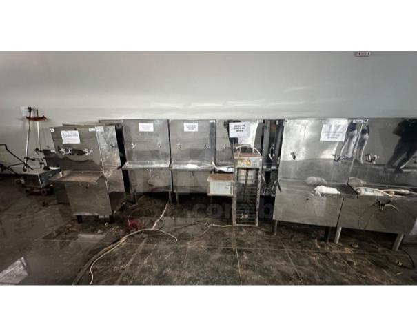 Foto de ITATIAIUÇU/MG-Bebedouro de água industrial, forno, liquidificador.