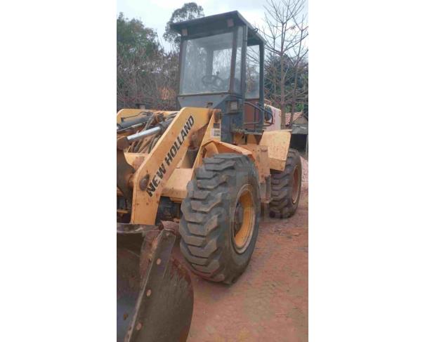 Foto de INHAPIM/MG - Pá carregadeira New Holland, modelo 12C