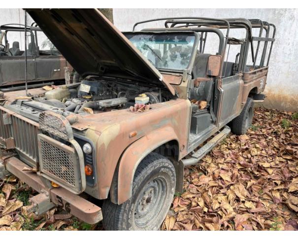 Foto de RIO DE JANEIRO/RJ- VTNE PICAPE EMP GE DEFENDER 130 3/4T 4X4 LAND ROVER