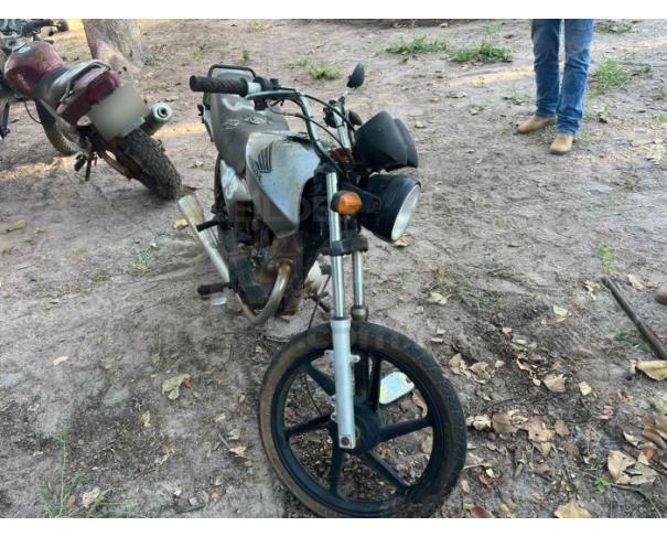 Foto de ARAGUAPAZ/GO - Motocicleta HONDA CG150 Titan ESDI - PARA RETIRADA DE PEÇAS - MOTOR INSERVÍVEL