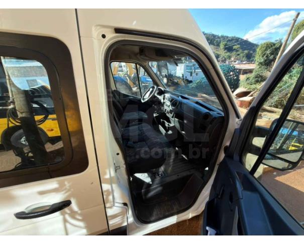 Foto de CARMÉSIA/MG - Micro-ônibus Renault Master Revescap L3H2, 2019/2020, DIESEL