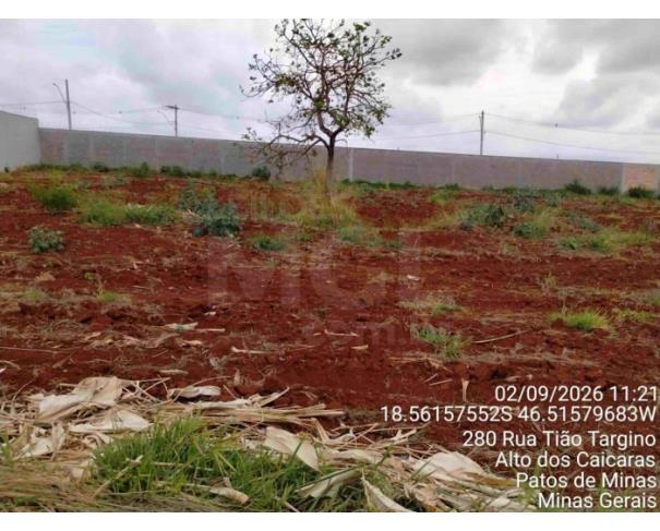 Foto de PATOS DE MINAS/MG - Lote urbano com área de 3.129,60 m², localizado na Rua Tião Targino, bairro Alto dos Caiçaras