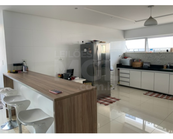 Foto de JUIZ DE FORA/MG — Casa com 5 quartos (duas suítes com closet) no bairro Estrela Sul 