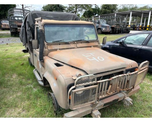 Foto de RIO DE JANEIRO/RJ- VTNE PICAPE EMP GE DEFENDER 110 3/4T 4X4 LAND ROVER