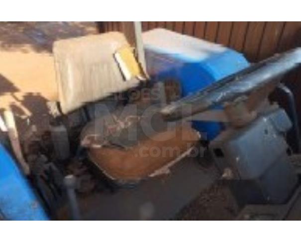 Foto de CRUZÁLIA/SP - TRATOR NEW HOLLAND TL90.