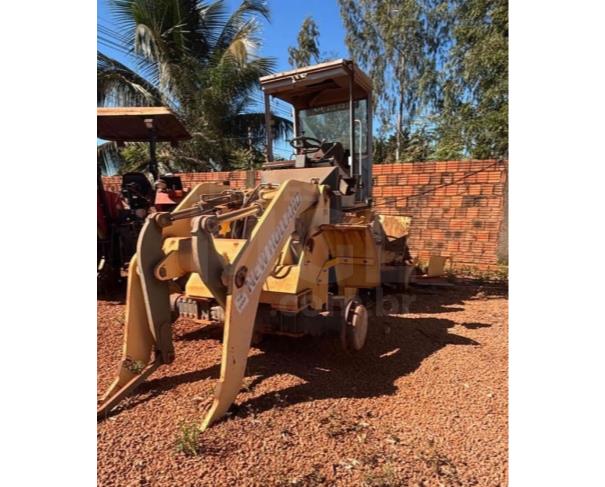 Foto de VALE DE SÃO DOMINGOS/MT - Pá Carregadeira New Holland, modelo 12B