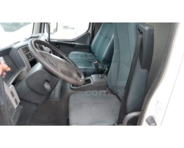 Foto de ITAÚNA MG CAMINHÃO NO CHASSI - VOLVO VM 330 6X4 TRAÇADO