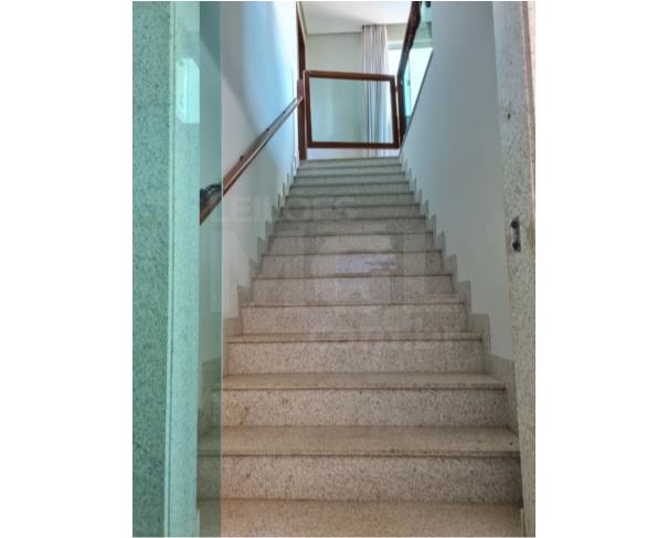 Foto de ITAÚNA/MG — Casa com 03 quartos sendo 01 suíte no bairro Belvedere