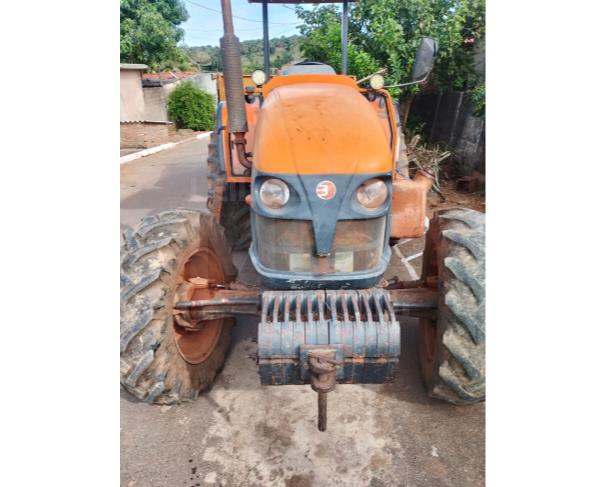 Foto de DOURADOQUARA/MG - Trator Agricola Budny, modelo BDY7540.