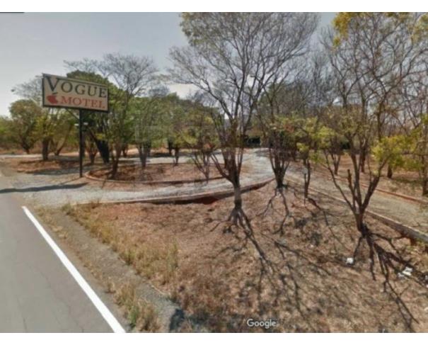 Foto de JANAÚBA/MG — Prédio comercial onde funcionava um motel 