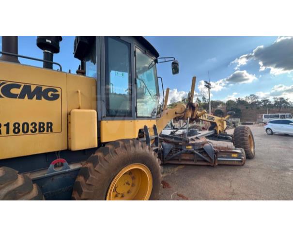 Foto de ITATIAIUÇU/MG- Motoniveladora XCMG GR1803BR