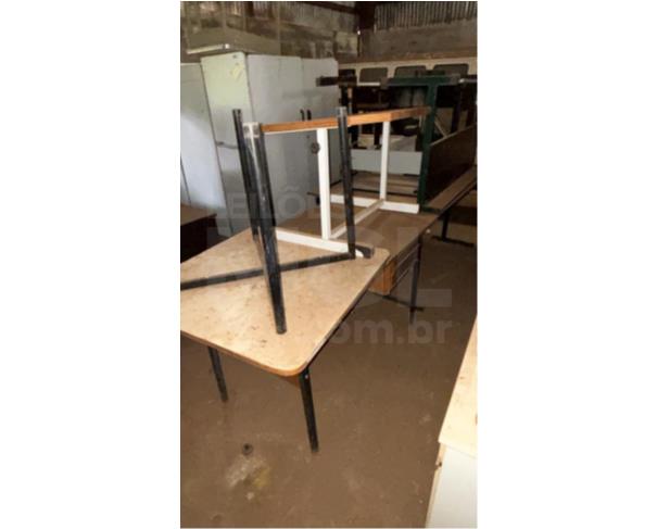 Foto de PONTES GESTAL/SP - Móvel Pulpito, armário de madeira, Mesas de madeira escrivaninha, Macas obstétricas, gabinete de aço, Armários de madeira e mesa, Mesas de madeira, Armário TV com rodas, Mesas de madeira
