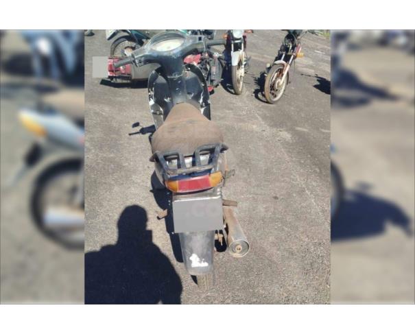 Foto de APARECIDA DE GOIÂNIA/GO - Motocicleta HONDA C100 Biz Mais - PARA RETIRADA DE PEÇAS - MOTOR INSERVÍVEL
