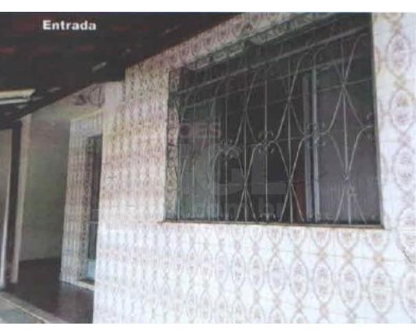 Foto de DIVINÓPOLIS/MG — Casa com 3 quartos e 2 vagas de garagem no bairro Itaí